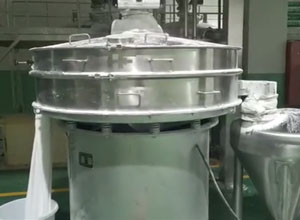 木薯粉分篩分現(xiàn)場(chǎng),要求100目以細(xì)占75%